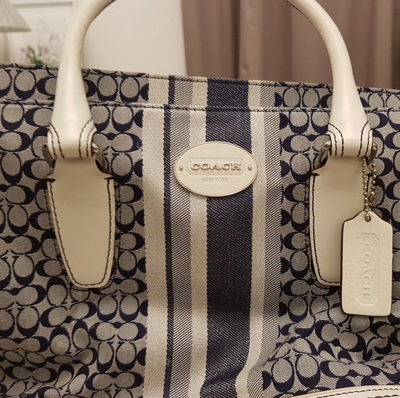 Coach handbag - Picture 2 of 6